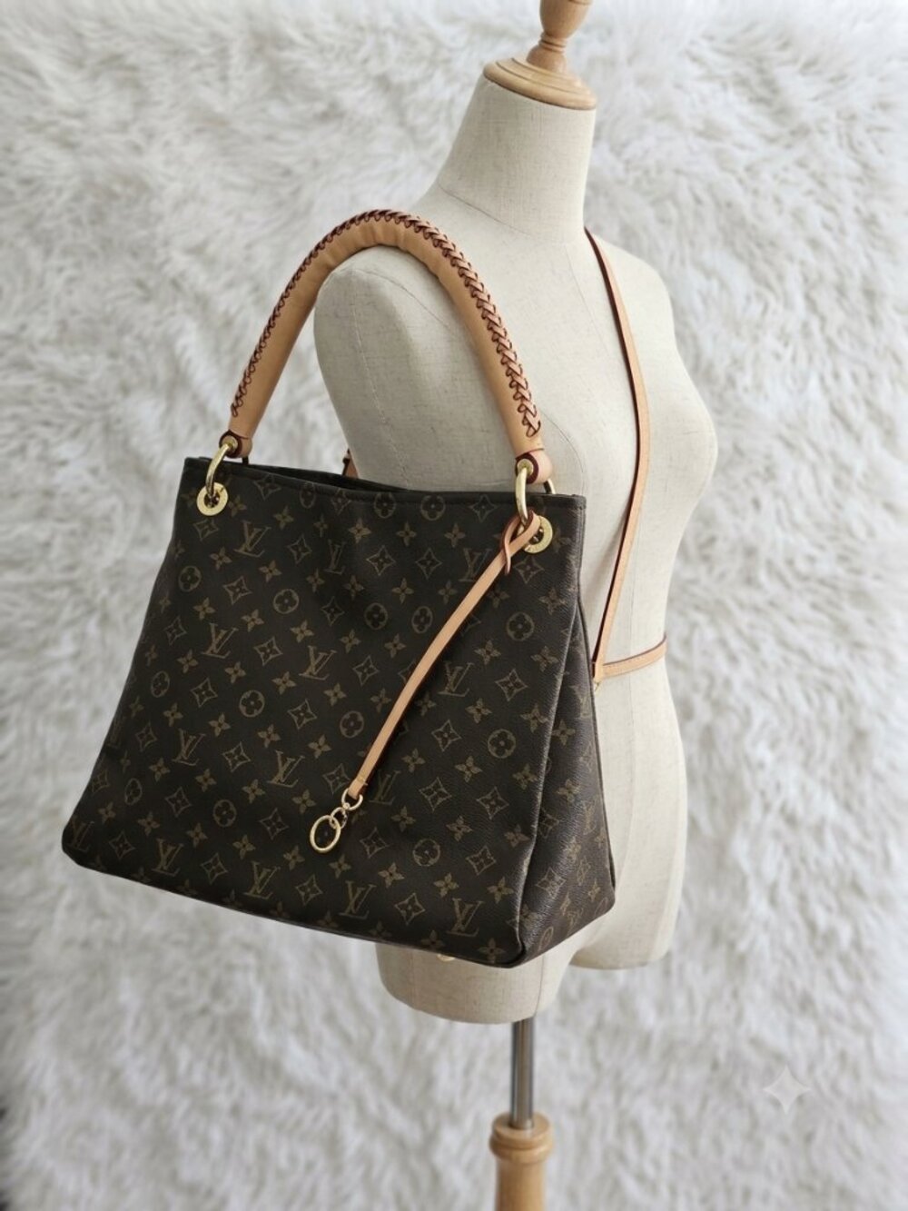 L V Bag